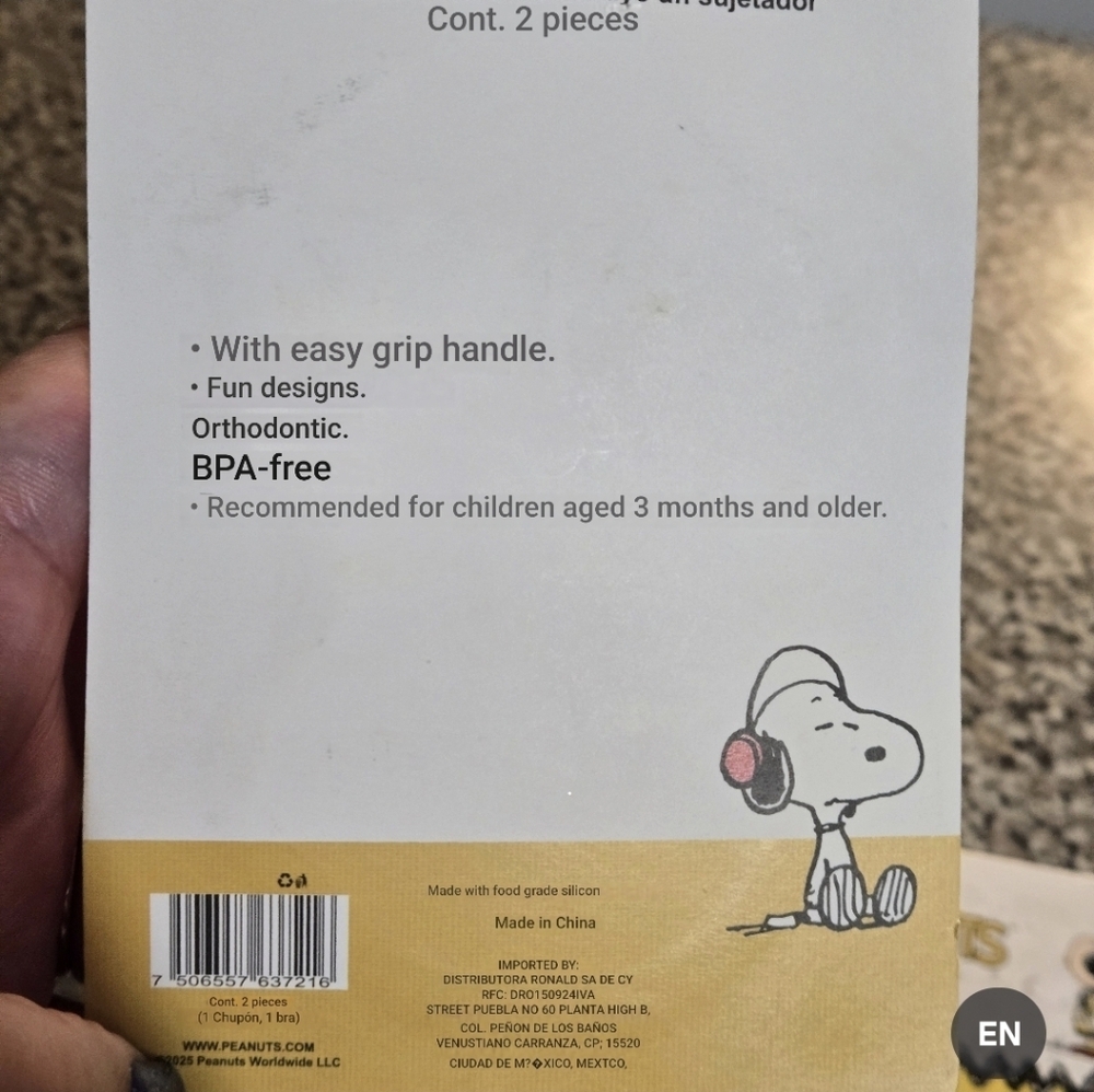 Peanuts: Bib, Pacifier & Flatware Set - Picture 6 of 9